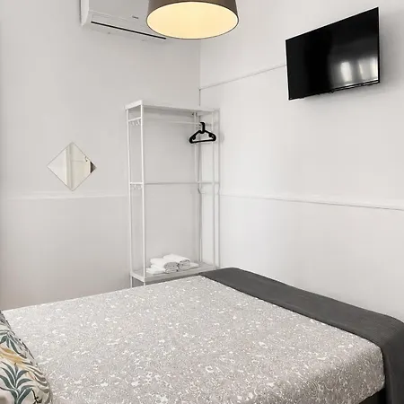 Quarto em Acomodações Particulares Casa Da Aida - *